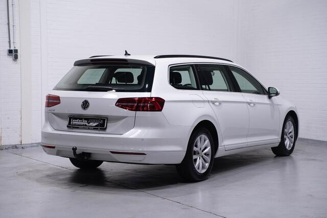 Volkswagen PASSAT Variant 1.4 TSI Comfortline Navi Camera Led koplampen PDC v+a Trekhaak Adaptive