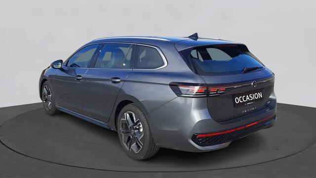 Volkswagen PASSAT Variant 1.5 eTSI R-Line Business | Trekhaak | Panoramadak