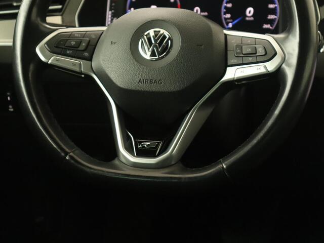 Volkswagen PASSAT 1.5 TSI Elegance Business R | Leder/Alcantara | Keyless | Stoelverwarming | Carplay | Navigatie | Full LED | Getint glas | Climate control | Virtual Cockpit