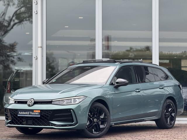 Volkswagen PASSAT Variant 1.5 eHybrid R-Line Edition 272pk | HUD | Pano | Trekhaak