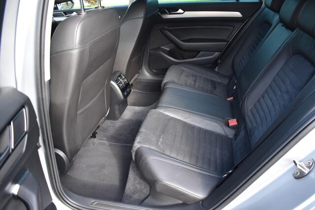 Volkswagen PASSAT Variant 1.4 TSI Highline Business R Automaat / Navigatie / Camera / 17" LM / Carplay / Clima / Stoelverw.