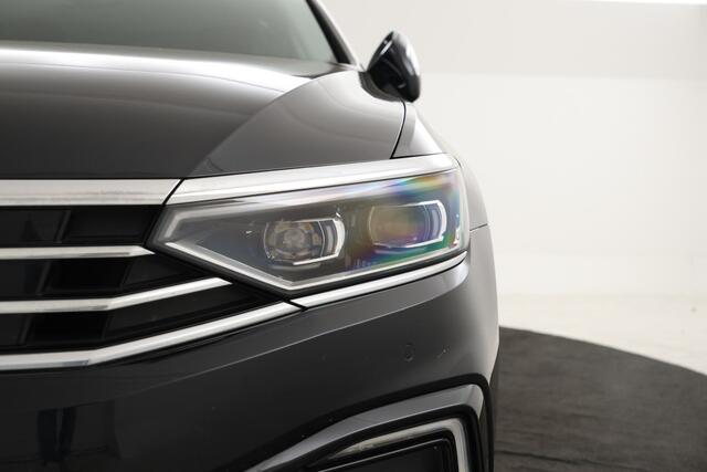 Volkswagen PASSAT Variant 1.4 TSI PHEV GTE Business Automaat, Digital dash, Panorama dak, Volleder!