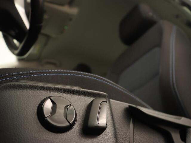 Volkswagen PASSAT 1.4 TSI PHEV GTE | Trekhaak | Stoelverwarming | Massage | Camera | Adaptive cruise | Carplay | Navigatie | Side Assist | Matrix LED | Plug In