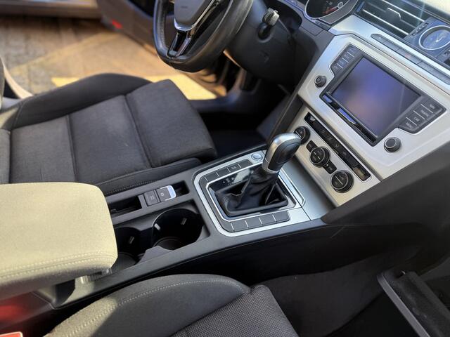 Volkswagen PASSAT Variant 1.6 TDI Connected Series Bj 2016 Navi,Cruise,Clima,18inch Dealer onderhouden