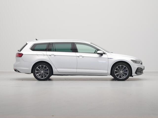 Volkswagen PASSAT Variant 1.4 TSI PHEV GTE Highline Leer/Alcantara Camera Dynaudio Trekhaak