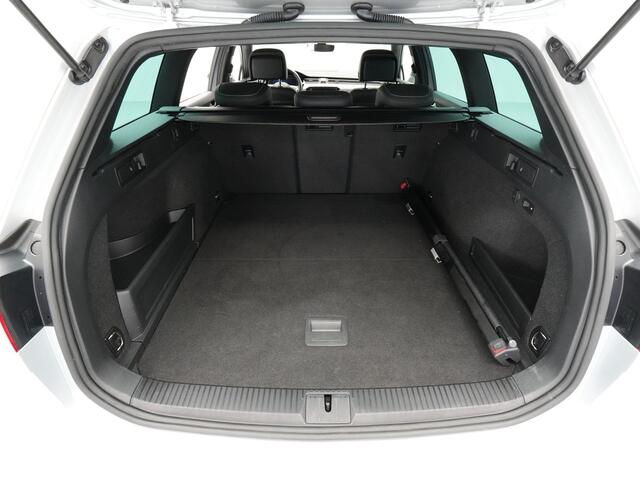 Volkswagen PASSAT Variant 1.4 TSI PHEV GTE Highline Leer/Alcantara Camera Dynaudio Trekhaak