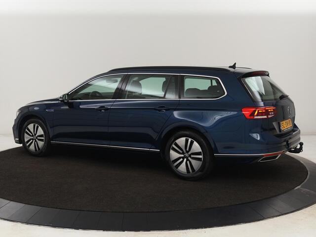 Volkswagen PASSAT 1.4 TSI PHEV GTE | Trekhaak | 360 Camera | Stoelverwarming | Side Assist | Carplay | Massage | Matrix LED | Navigatie | Adaptive cruise | Climate control | Plug In
