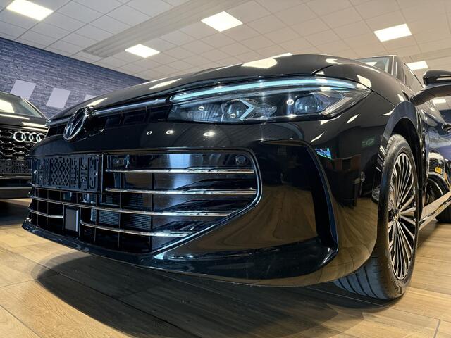 Volkswagen PASSAT Variant 1.5 eHybrid Elegance Business PHEV |MASSAGESTOELEN|TREKHAAK||NAVI|