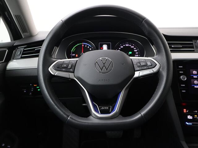 Volkswagen PASSAT Variant 1.4 TSI PHEV GTE Business | 218 PK | SoH 91% | Adaptive cruise control | Achteruitrijcamera | Dodehoek sensor |