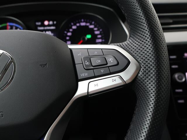 Volkswagen PASSAT Variant 1.4 TSI PHEV GTE Business | 218 PK | SoH 91% | Adaptive cruise control | Achteruitrijcamera | Dodehoek sensor |