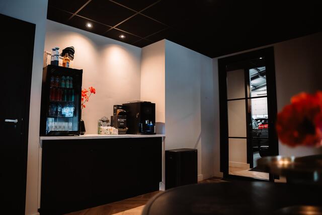 Volkswagen PASSAT Variant 1.4 TSI 150 pk ACT Highline Business 2x R-Line / BTW-Auto/ Ned-Auto/ Pano-Dak/ Led-Koplamp/ Sport-Stoelen/ Stoel.Verw/ Apple-Carplay/ 18'' LMV