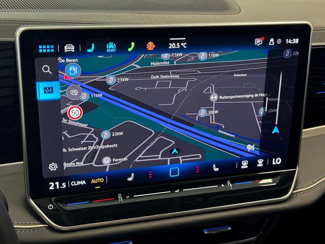 Volkswagen PASSAT Variant 1.5 eHybrid 204pk Elegance Velgen 'Napoli', 18 inch / 360 graden camera 'Area View' /