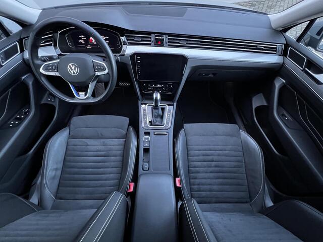Volkswagen PASSAT Variant 1.4 TSI PHEV 218 pk GTE Business Automaat / Dealer onderhouden / 1.600 kg Elektrische trekhaak / Stuur- en stoelverwarming / Ergo Comfort stoel / Camera 360° / Winterwielenset /
