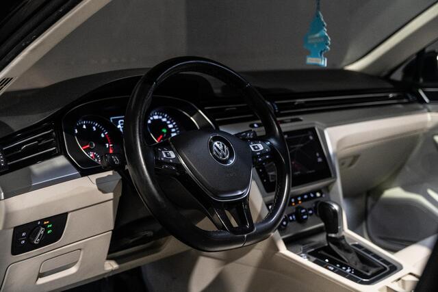 Volkswagen PASSAT 1.5 TSI Highline | Pano | Automaat | Trekhaak