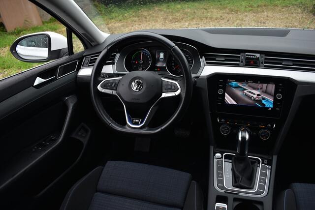 Volkswagen PASSAT Variant 218PK DSG HYBRID GTE BUSINESS TREKHAAK/NAVI/CAMERA