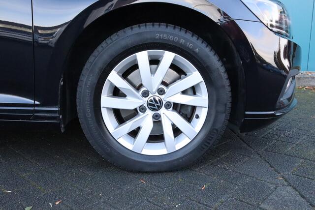 Volkswagen PASSAT Variant 1.5 TSI Business DSG AUT. CARLAY|TREKH|DIGI.DASH|NAV|ELEK.A.KLEP|CAM|LED|PDC|LMV