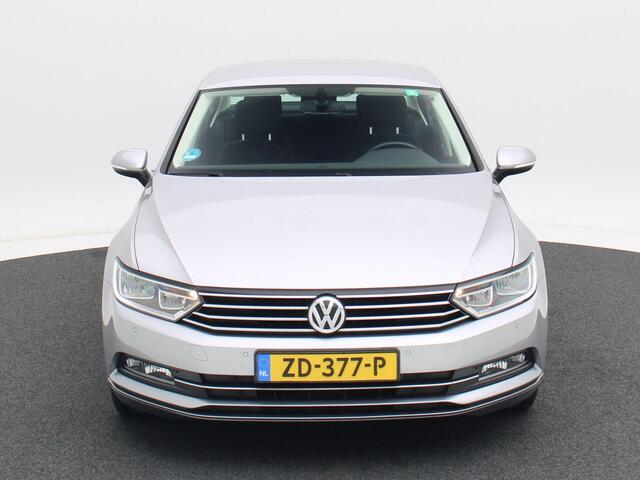 Volkswagen PASSAT 1.5 TSi 150 Pk Automaat Comfortline | Adaptive Cruise | Climate Control | Bluetooth | 16 Inch | 96.708 Km!