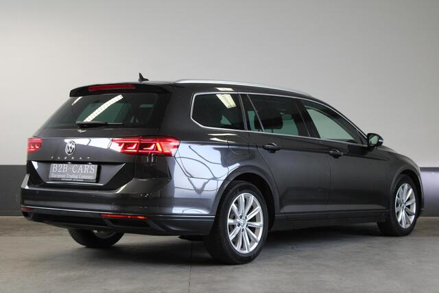 Volkswagen PASSAT Variant 1.5 TSI Business Navi - Matrix LED - Stoelverwarming - Trekhaak