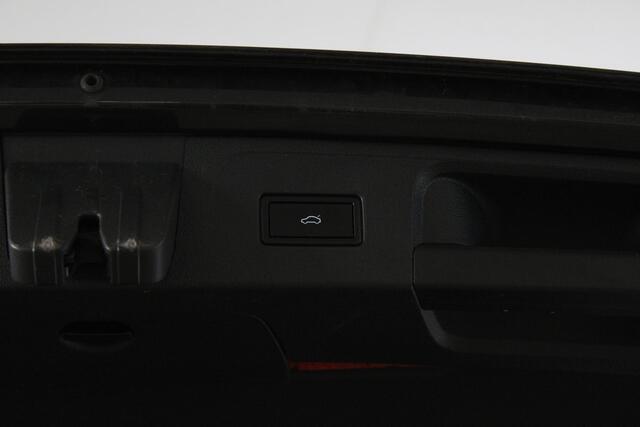 Volkswagen PASSAT Variant 1.5 TSI Business Navi - Matrix LED - Stoelverwarming - Trekhaak