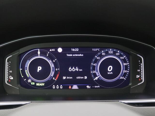 Volkswagen PASSAT Variant 1.4 TSI PHEV GTE Business 218PK DSG Pano-Schuifdak, Trekhaak, Adaptieve Cruise Control, Achteruitrijcamera, Keyless, Stoelverwarming voor + achter, Virtual Cockpit, Elektr. Achterklep, Stuurwielverwaming, 17" LM Velgen