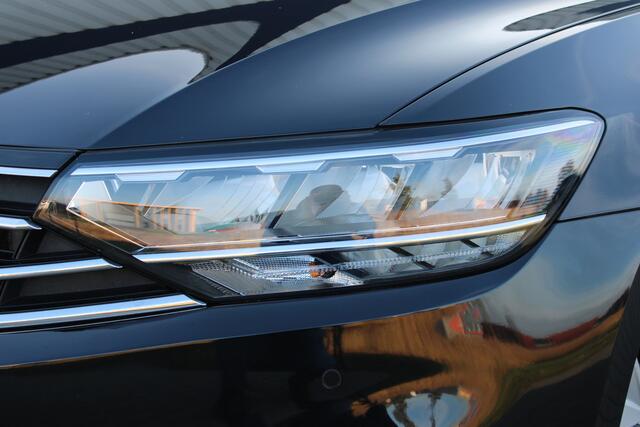 Volkswagen PASSAT Variant 1.5 TSI Business | Incl. 12 maanden garantie | Adaptieve cruise control | Apple carplay/Android auto | Parkeercamera | Navigatie | Climate control | DAB radio |