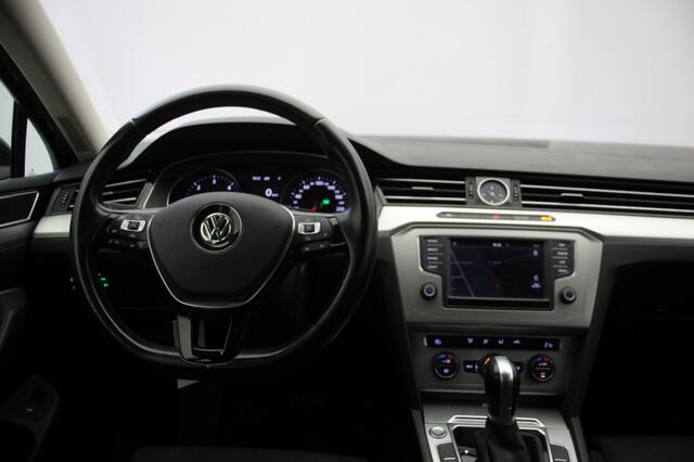 Volkswagen PASSAT Variant 1.6 TDI Comfortline Automaat - Navi, Cruise, Clima, Trekhaak
