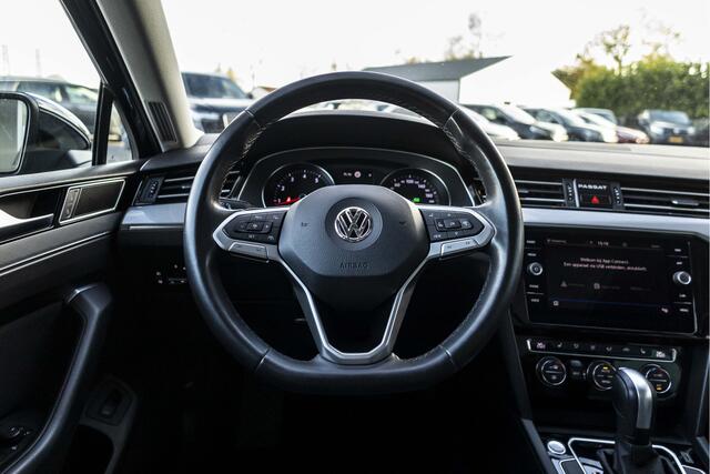 Volkswagen PASSAT Variant 1.5 TSI Comfort Business | Pano | Camera | Trekhaak