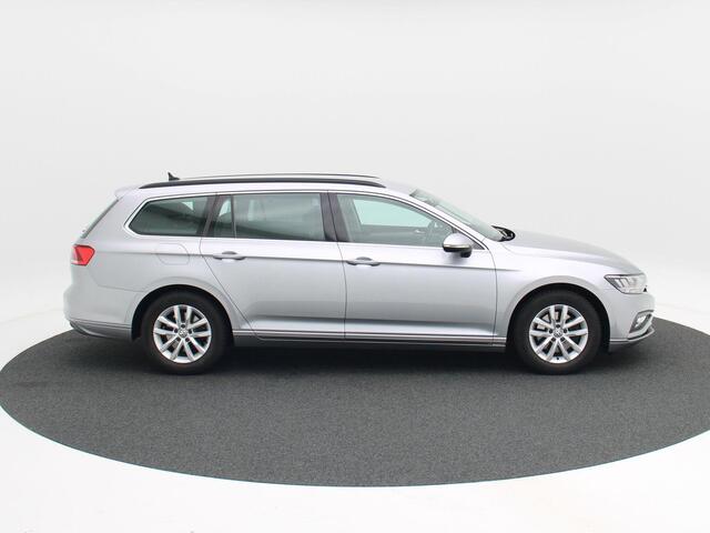 Volkswagen PASSAT Variant 1.5 TSi 150 Pk Automaat Comfort Business | Adaptive Cruise | Stoelverwarming | CarPlay | Achteruitrijcamera | Trekhaak | 16 Inch | 101.536 Km!!