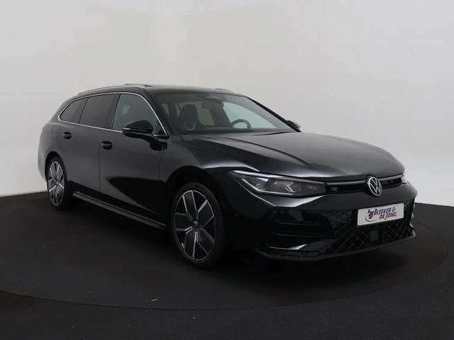 Volkswagen PASSAT Variant 1.5 eTSI R-Line Edition 150pk | Pano | IQ.Light | ACC | Ergo active + massage