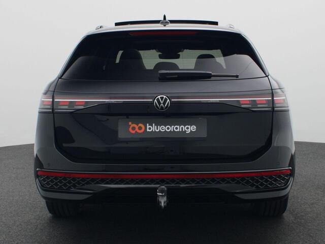 Volkswagen PASSAT Variant 1.5 eHybrid R-Line Edition 272PK DSG Matrix led, trekhaak, side assist, schuif-kanteldak, keyless, elek. bedienbare achterklep, stoelverwarming voor & achter, stuurwielverwarming, 19" lichtmetaal, adaptive cruise