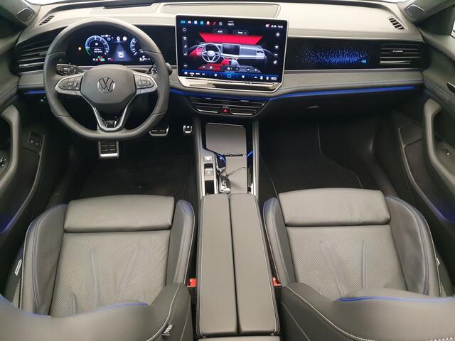 Volkswagen PASSAT Variant 1.5 eHybrid 272pk DSG/AUT R-Line Wegklapbare trekhaak, Panoramadak, Harman/Kardon, Leder
