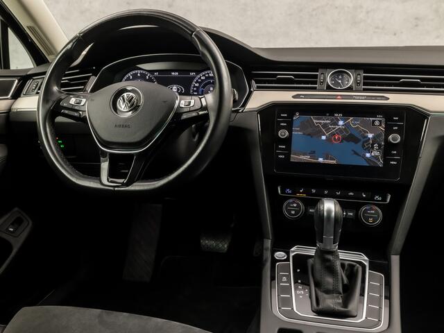 Volkswagen PASSAT Variant 1.4 TSI ACT Highline R Sport 150Pk Automaat (VIRTUAL COCKPIT, APPLE CARPLAY, LEDER/ALCANTARA, GROOT NAVI, CLIMATE, STOELVERWARMING, SPORTSTOELEN, GETINT GLAS, CAMERA, KEYLESS, ADAPTIVE CRUISE, NIEUWE APK, NIEUWSTAAT)