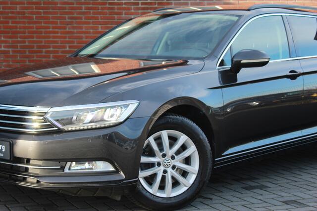 Volkswagen PASSAT Variant 1.5 TSI Comfortline Business | Trekhaak | ACC | Carplay |
