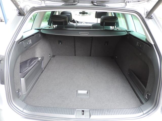 Volkswagen PASSAT Variant 1.4 TSI PHEV GTE Business - Pano | 360 Camera | Massage | Elektr. klep | ACC | CarPlay | Dodehoek