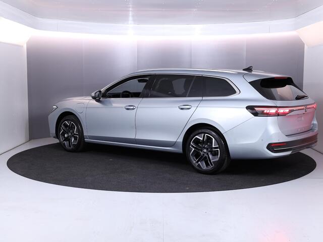 Volkswagen PASSAT Variant Elegance Business 1.5 eHybrid 150 kW / 204 pk Vari
