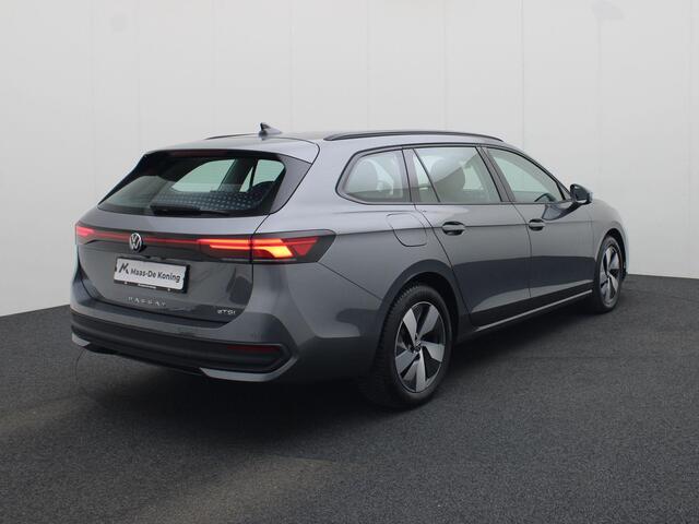 Volkswagen PASSAT Variant 1.5eTSI/150PK DSG · Navigatie · Stoel-& stuurverwarming · Apple/Android Car Play · Garantie tot juni 2026