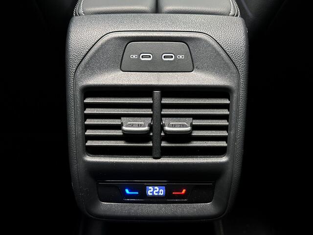 Volkswagen PASSAT Variant 1.5 150pk eTSI R-Line Edition Panoramadak | Parkeersensoren voor & achter | Achteruitrijcamera