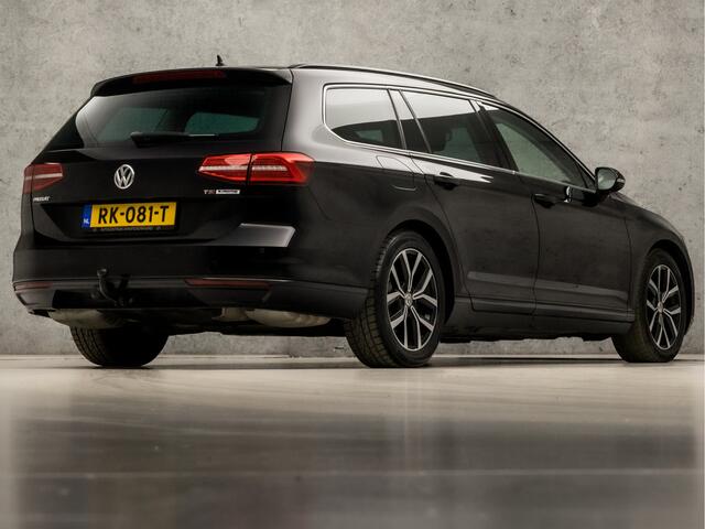 Volkswagen PASSAT 1.4 TSI ACT Sport 150Pk Automaat (PANORAMADAK, APPLE CARPLAY, NAVIGATIE, CAMERA, STOELVERWARMING ACHTER, ADAPTIVE CRUISE, GETINT GLAS, TREKHAAK, LED KOPLAMPEN, NIEUWSTAAT)