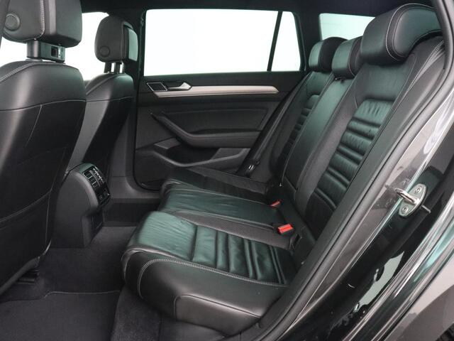 Volkswagen PASSAT 2.0 TDI R Line | Panoramadak | Nappaleder | 360 Camera | Trekhaak | Stoelverwarming | Full LED | Park Assist | Virtual Cockpit | Navigatie | Adaptive cruise