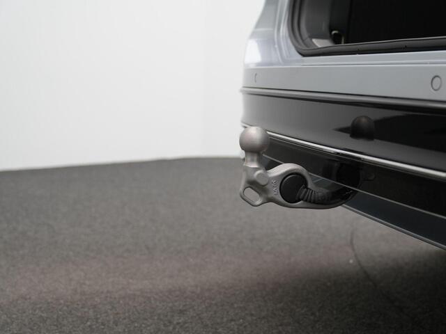 Volkswagen PASSAT Variant 1.5 eHybrid 204 pk DSG Elegance Business | Panoramadak | Trekhaak | Adaptief onderstel | Leder/alcantara | 360 camera | Head-up display
