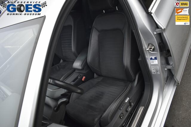 Volkswagen PASSAT GTE/elec stoelen/stoelvrw v+a/stuurvrw