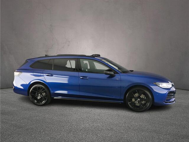 Volkswagen PASSAT Variant R-Line Edition 1.5 TSI eHybrid 272pk DSG Automaat Trekhaak, Panoramadak, LED matrix koplampen, Black Style, Adaptive cruise control