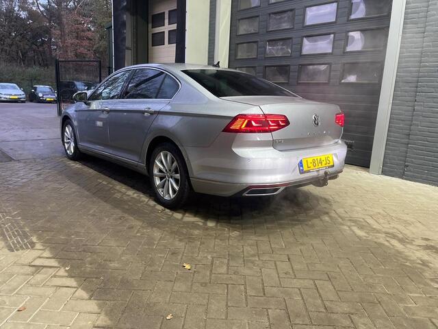 Volkswagen PASSAT 1.4 TSI PHEV GTE Business | Trekhaak | Camera | ACC | Stoelverwarming | Massage