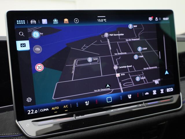 Volkswagen PASSAT Variant 1.5eHybrid 200kW/272PK R-Line DSG · Panoramadak · Leder · 360°Camera · Trekhaak · Garantie t/m 16-03-2030 of 100000km.