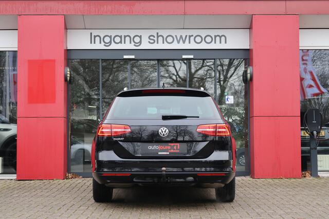 Volkswagen PASSAT Variant 1.5 TSI Comfortline Business | Origineel NL | Trekhaak | ACC | Navigatie | PDC | Rijklaar! |