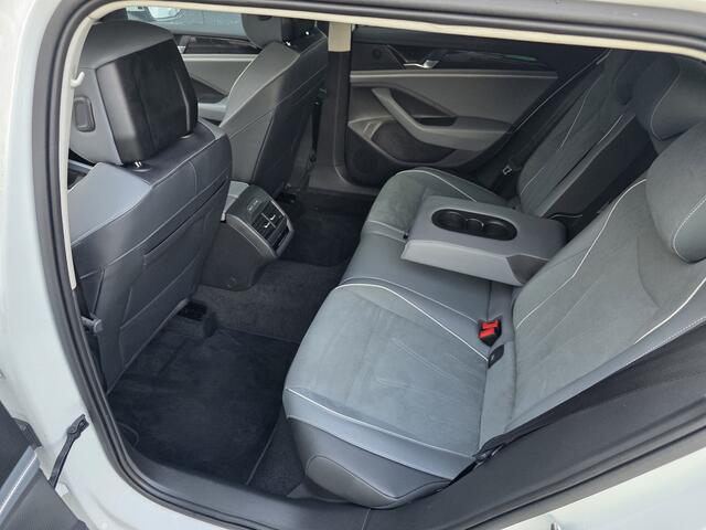 Volkswagen PASSAT Variant 1.5 eHybrid Elegance Business |BTW auto|Fabrieksgarantie|