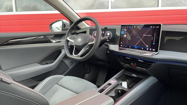 Volkswagen PASSAT Variant 1.5 eTSI Elegance Business TREKHAAK / FULL LED / CAMERA / STOELVERW / STUURVERW / CARPLAY / KEYLESS / NIEUWSTAAT!