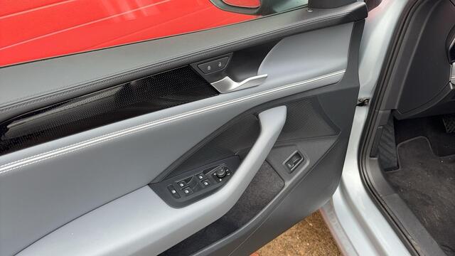 Volkswagen PASSAT Variant 1.5 eTSI Elegance Business TREKHAAK / FULL LED / CAMERA / STOELVERW / STUURVERW / CARPLAY / KEYLESS / NIEUWSTAAT!