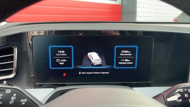 Volkswagen PASSAT Variant 1.5 eTSI Elegance Business TREKHAAK / FULL LED / CAMERA / STOELVERW / STUURVERW / CARPLAY / KEYLESS / NIEUWSTAAT!