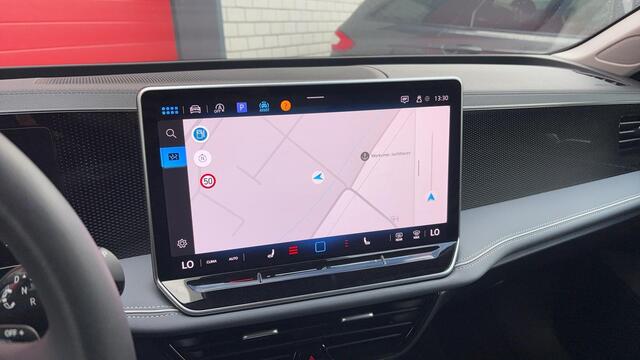 Volkswagen PASSAT Variant 1.5 eTSI Elegance Business TREKHAAK / FULL LED / CAMERA / STOELVERW / STUURVERW / CARPLAY / KEYLESS / NIEUWSTAAT!